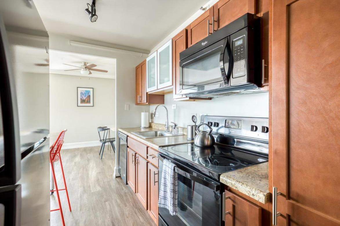 Cozysuites 800 Tower 1Br With Gym! 10 Louisville Exteriér fotografie