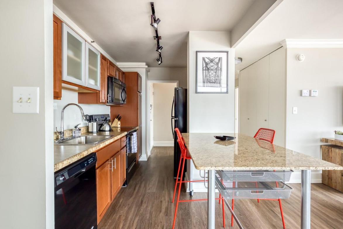 Cozysuites 800 Tower 1Br With Gym! 10 Louisville Exteriér fotografie